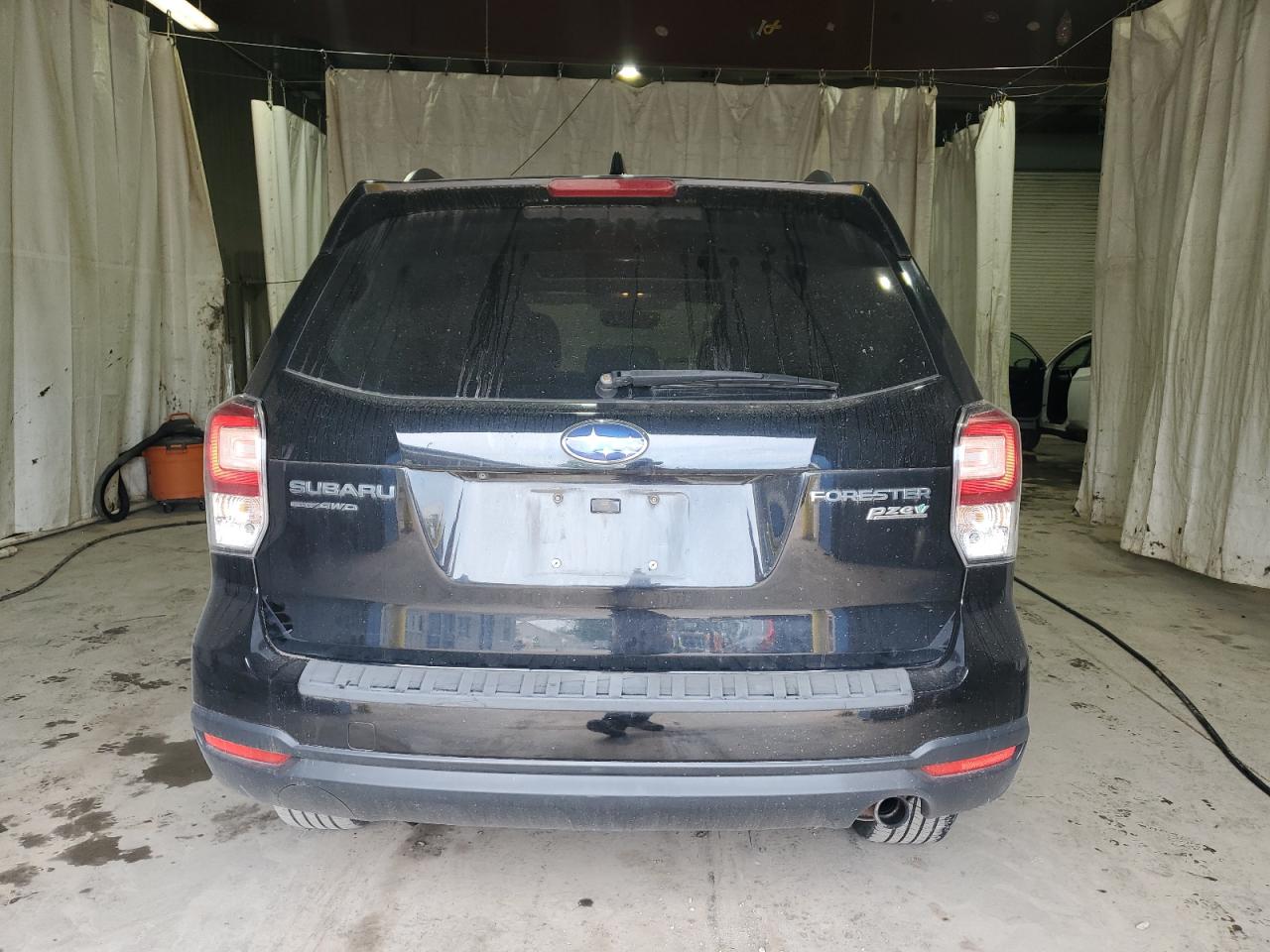 JF2SJAJC1HH485476 2017 Subaru Forester 2.5I Limited