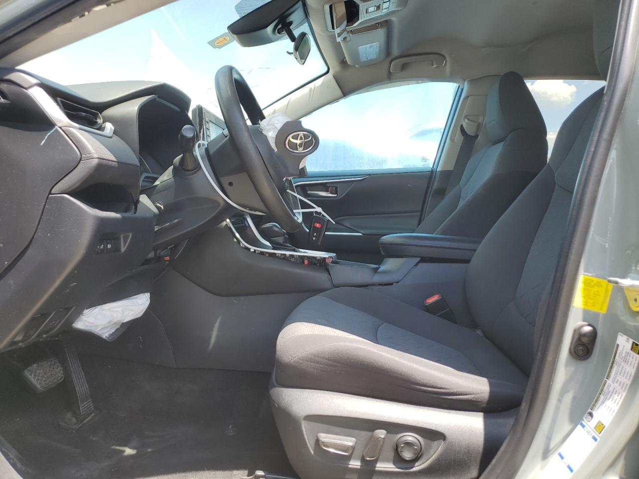 2T3P1RFV9LW102870 2020 Toyota Rav4 Xle