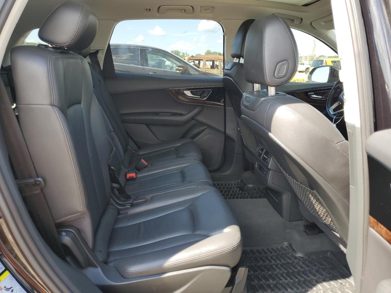 WA1LAAF70HD029601 2017 Audi Q7 Premium Plus