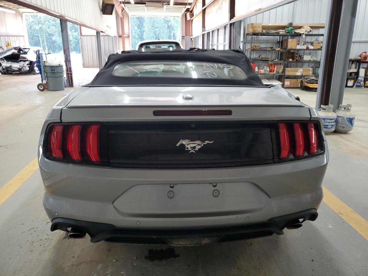 2022 Ford Mustang vin: 1FATP8UHXN5119262