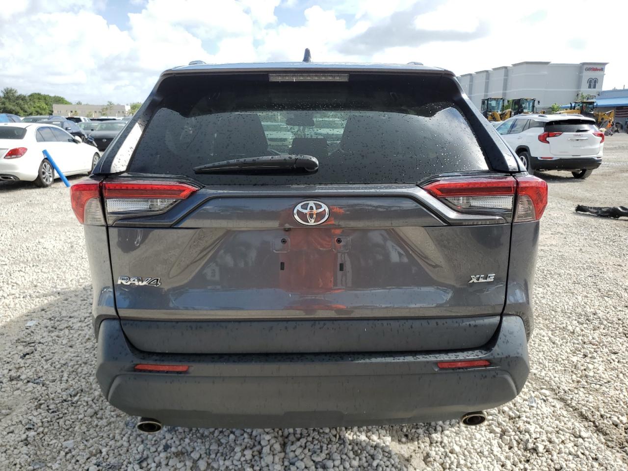 2T3W1RFVXMC141384 2021 Toyota Rav4 Xle