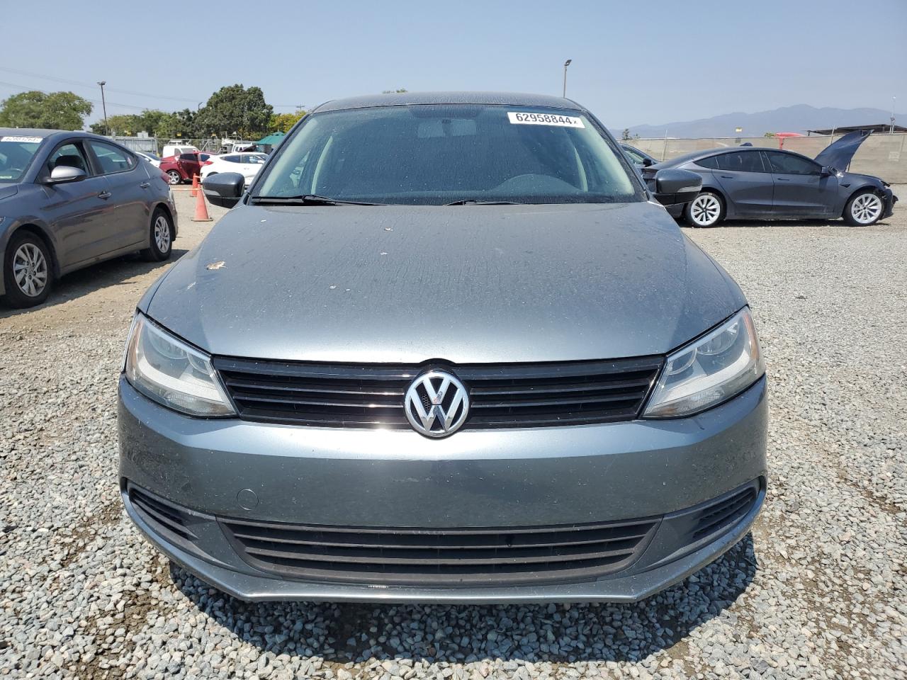 3VWDZ7AJ6BM388324 2011 Volkswagen Jetta Se