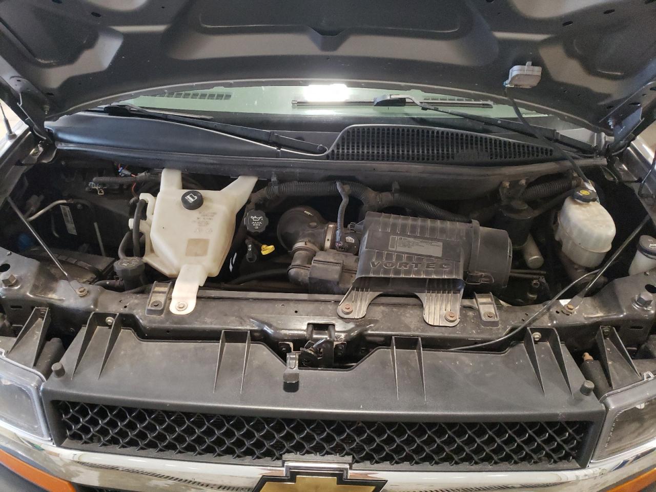 1GNUHCD46A1165868 2010 Chevrolet Express G1500 Lt