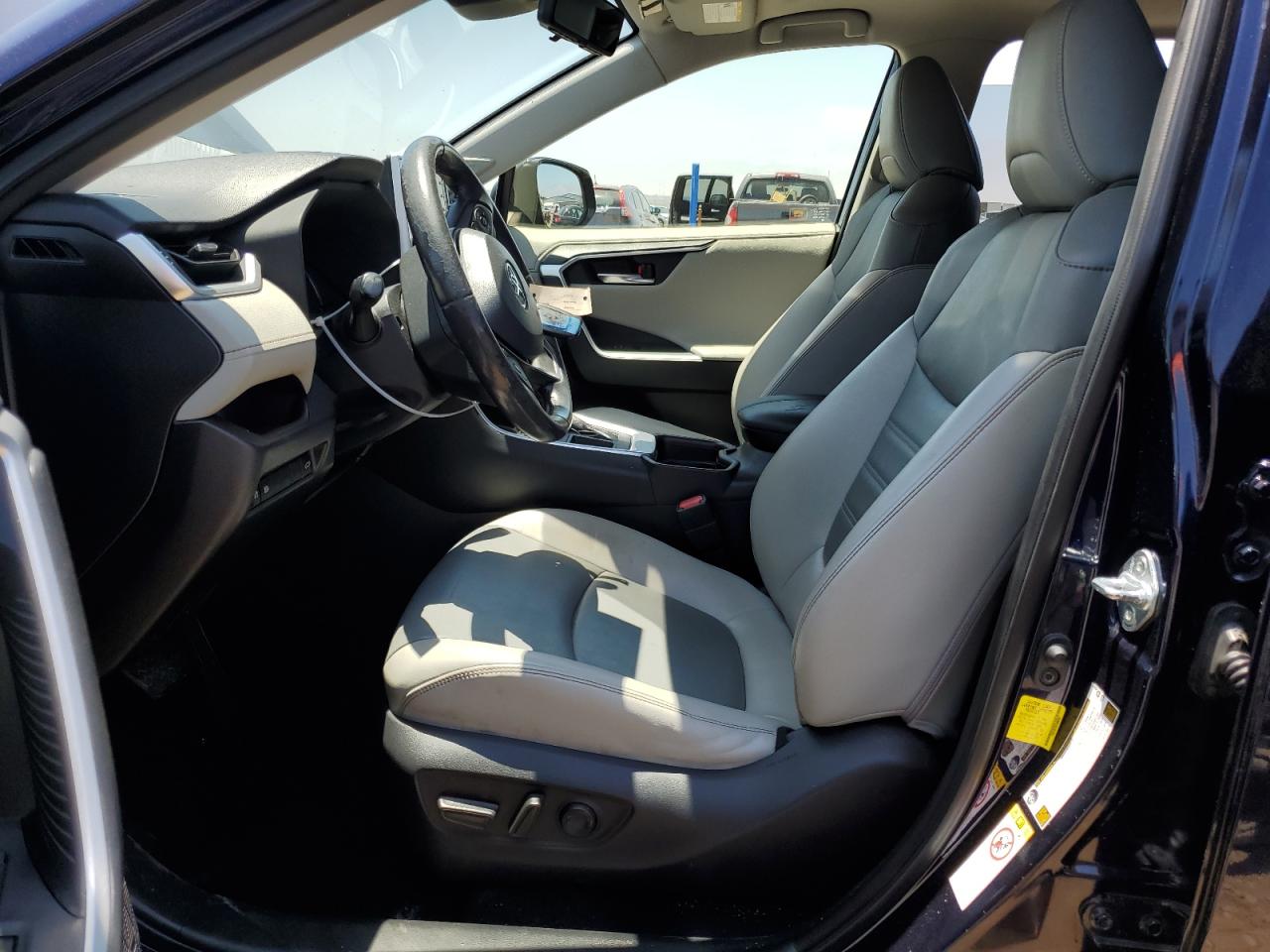 JTMY1RFV9KD008942 2019 Toyota Rav4 Limited