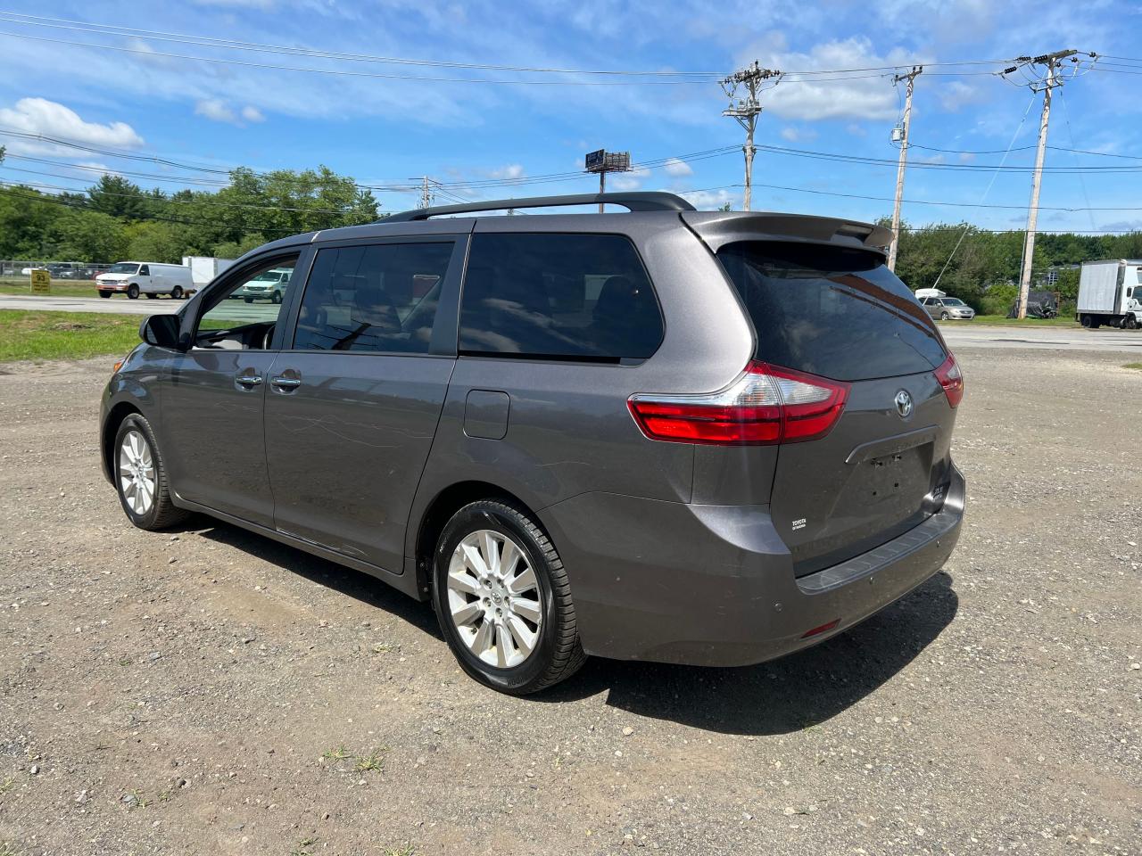 2015 Toyota Sienna Xle vin: 5TDDK3DC4FS117555