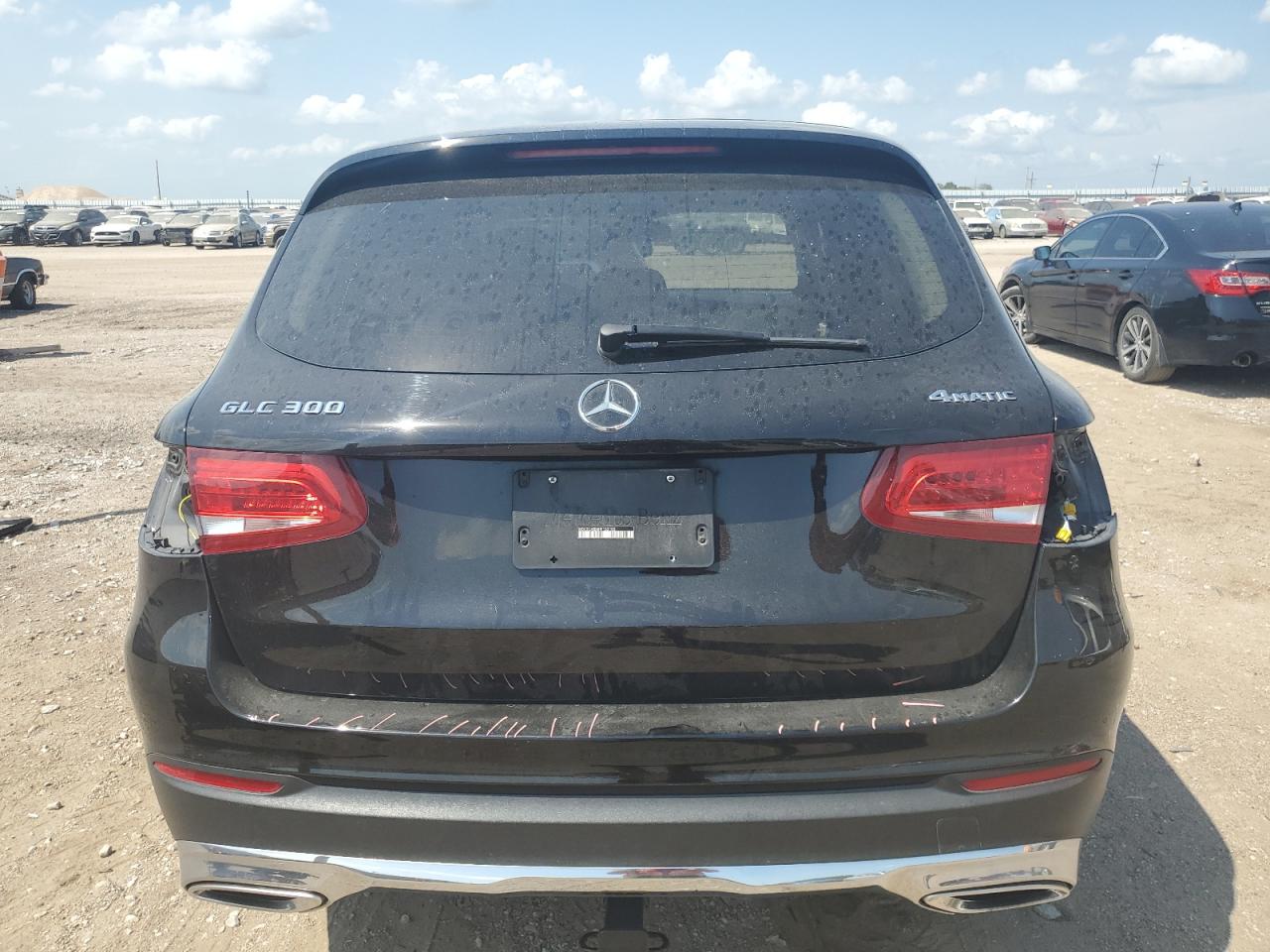 WDC0G4KB4HF132103 2017 Mercedes-Benz Glc 300 4Matic