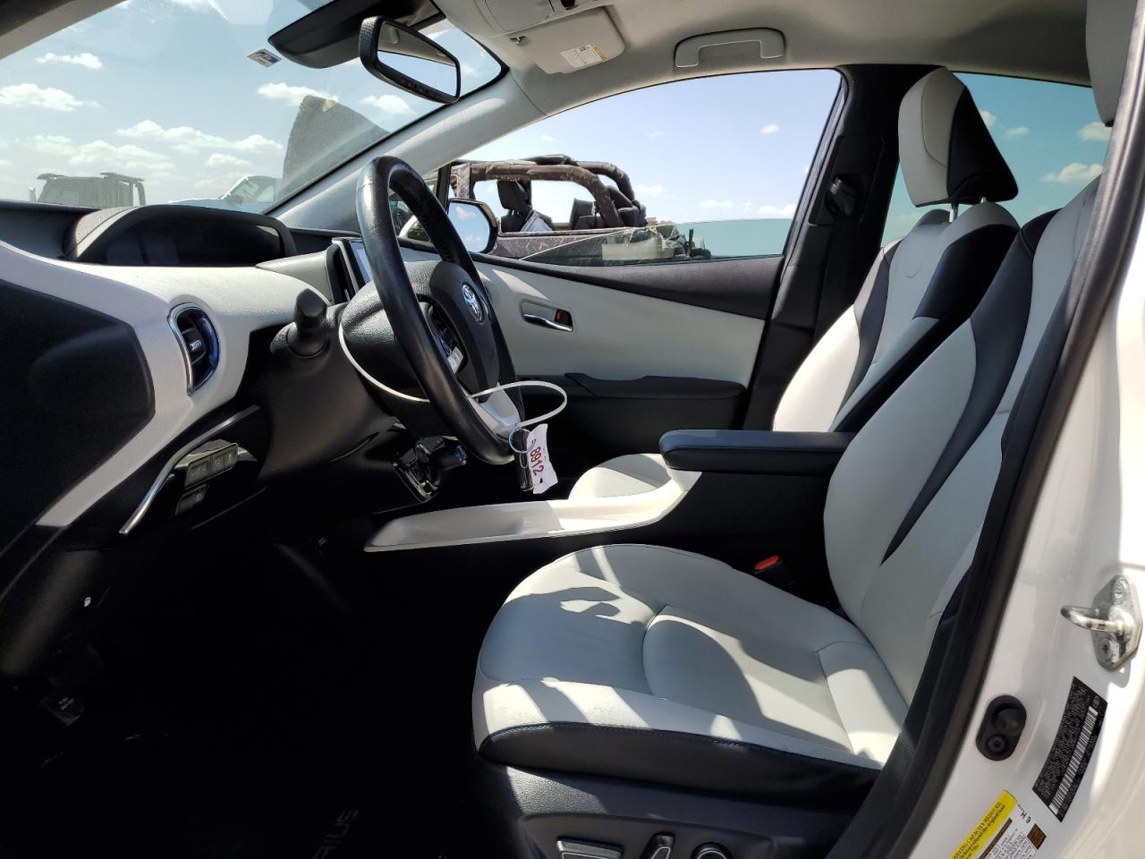 JTDKARFU7J3060166 2018 Toyota Prius