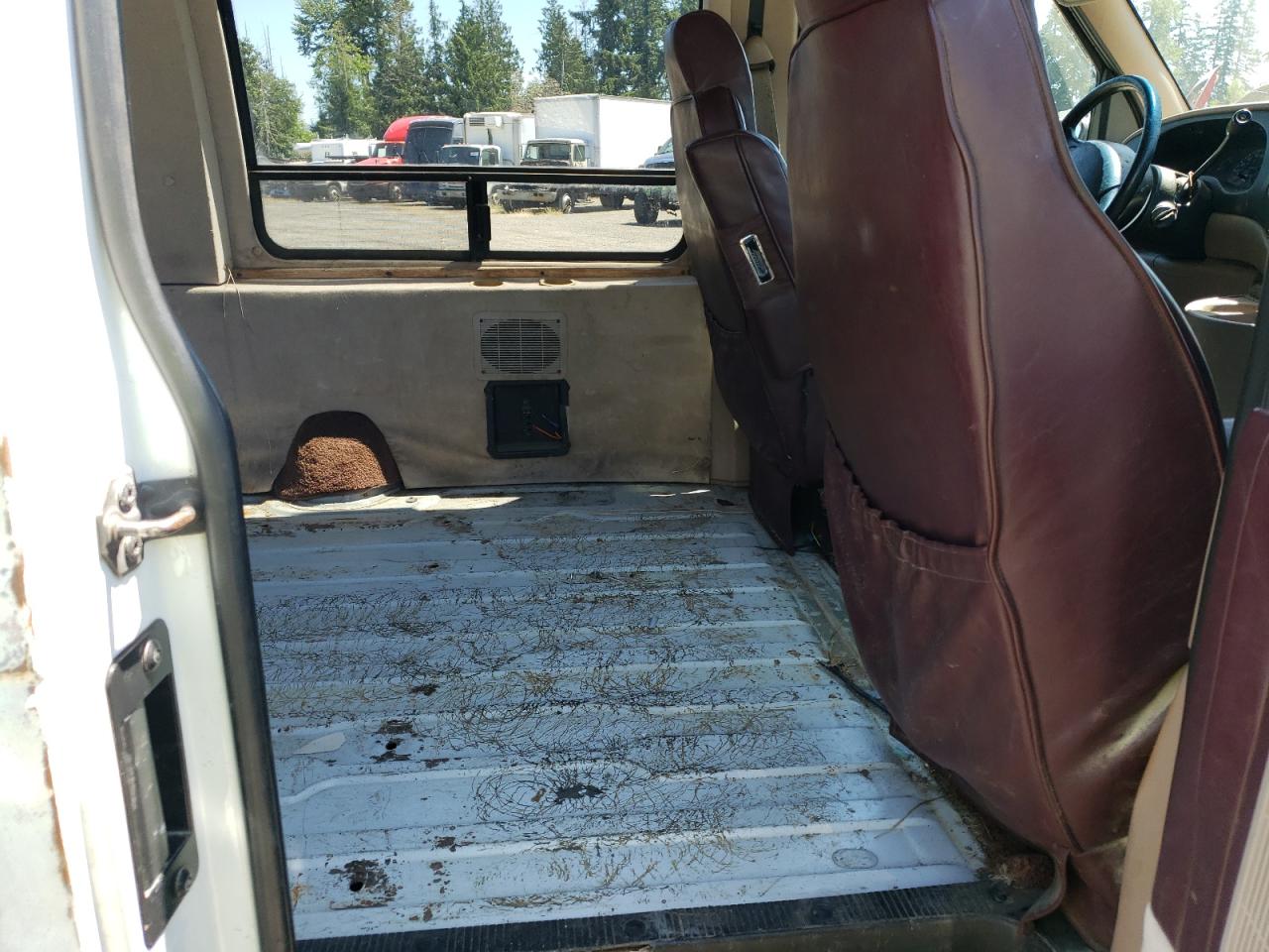 1FDEE1463VHC09779 1997 Ford Econoline E150 Van