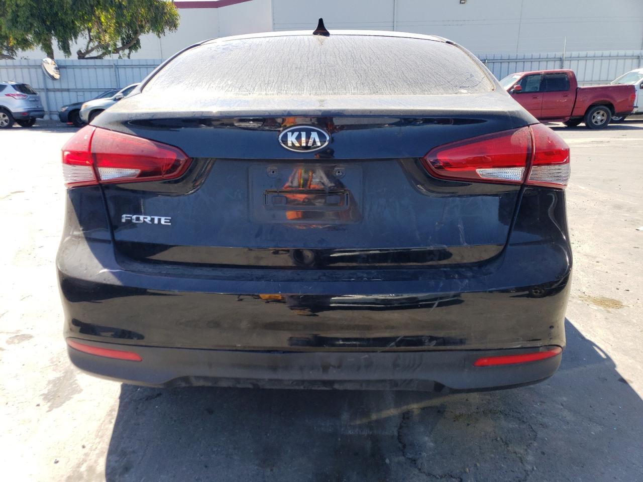 3KPFK4A70HE100187 2017 Kia Forte Lx
