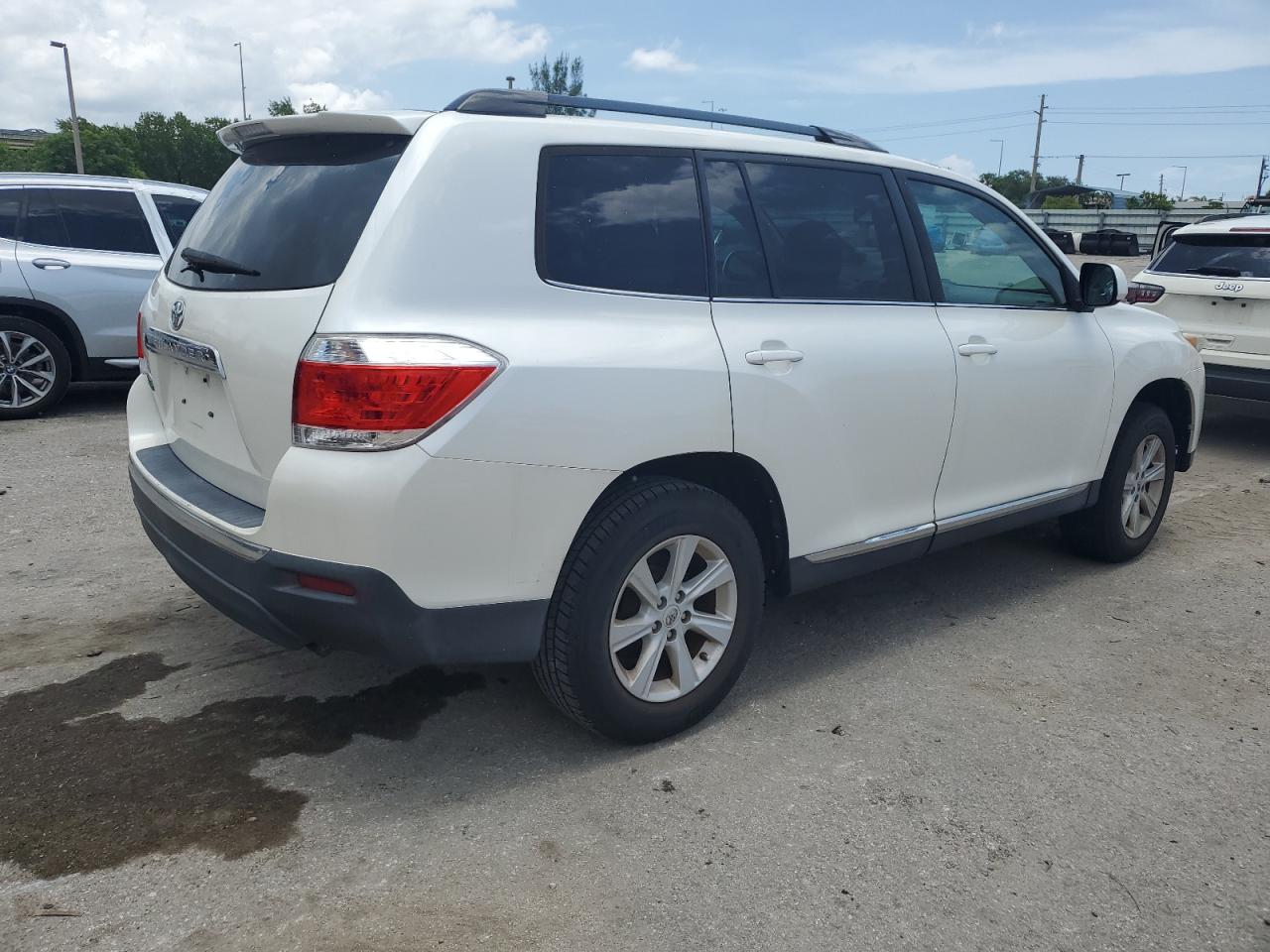 5TDZK3EH9DS107973 2013 Toyota Highlander Base