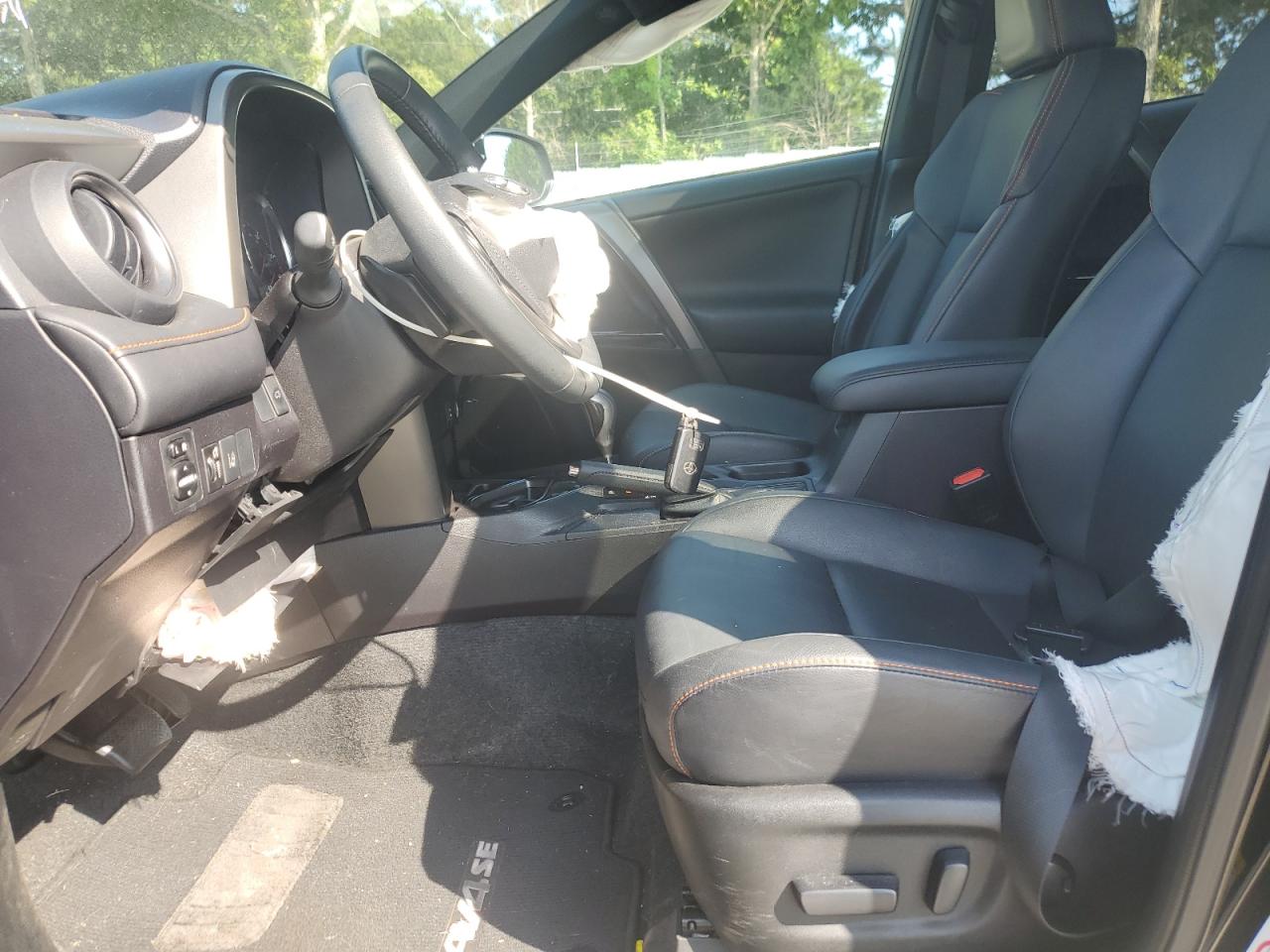 2T3NFREV8HW356717 2017 Toyota Rav4 Se