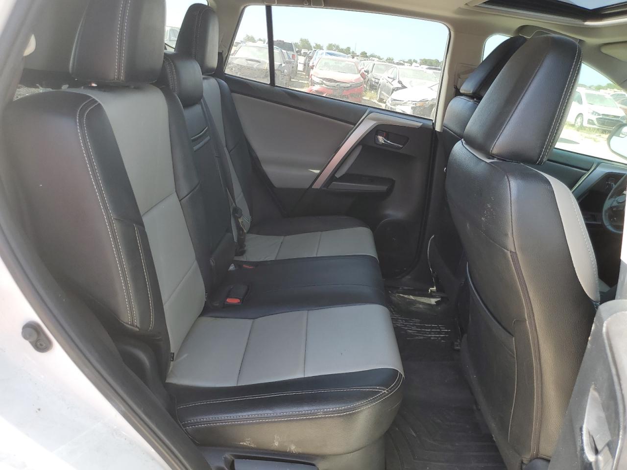 JTMRJREV1HD090261 TOYOTA RAV4 2017