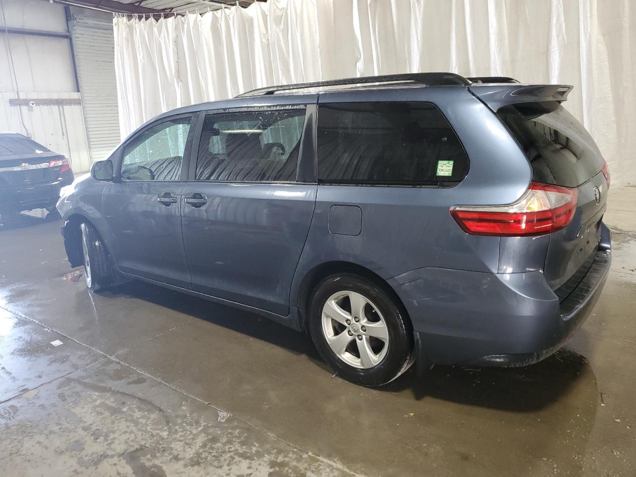 5TDKZ3DC1HS885502 2017 Toyota Sienna Le