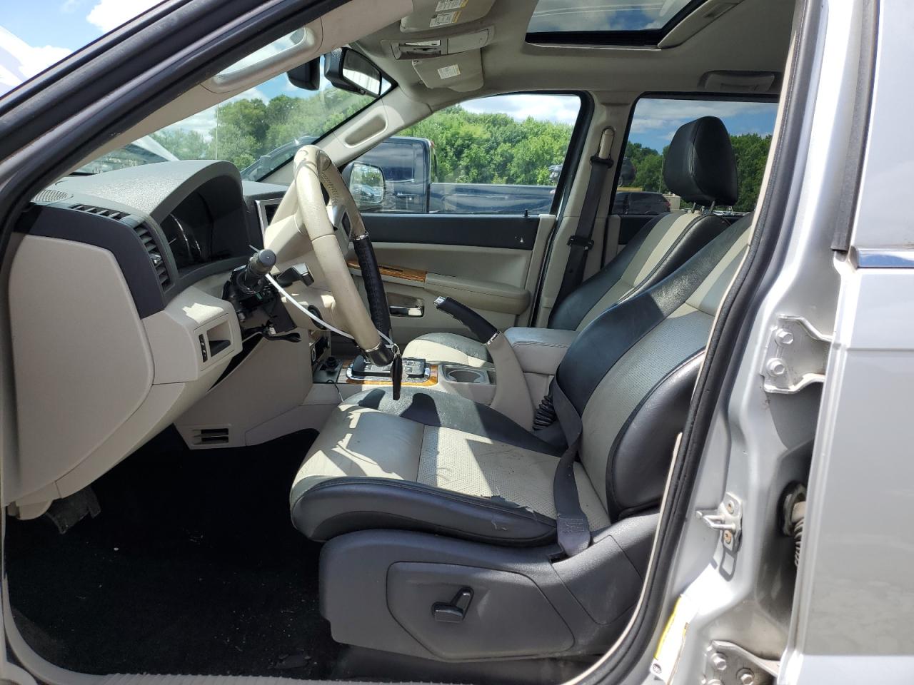 1J8HR58228C242903 2008 Jeep Grand Cherokee Limited