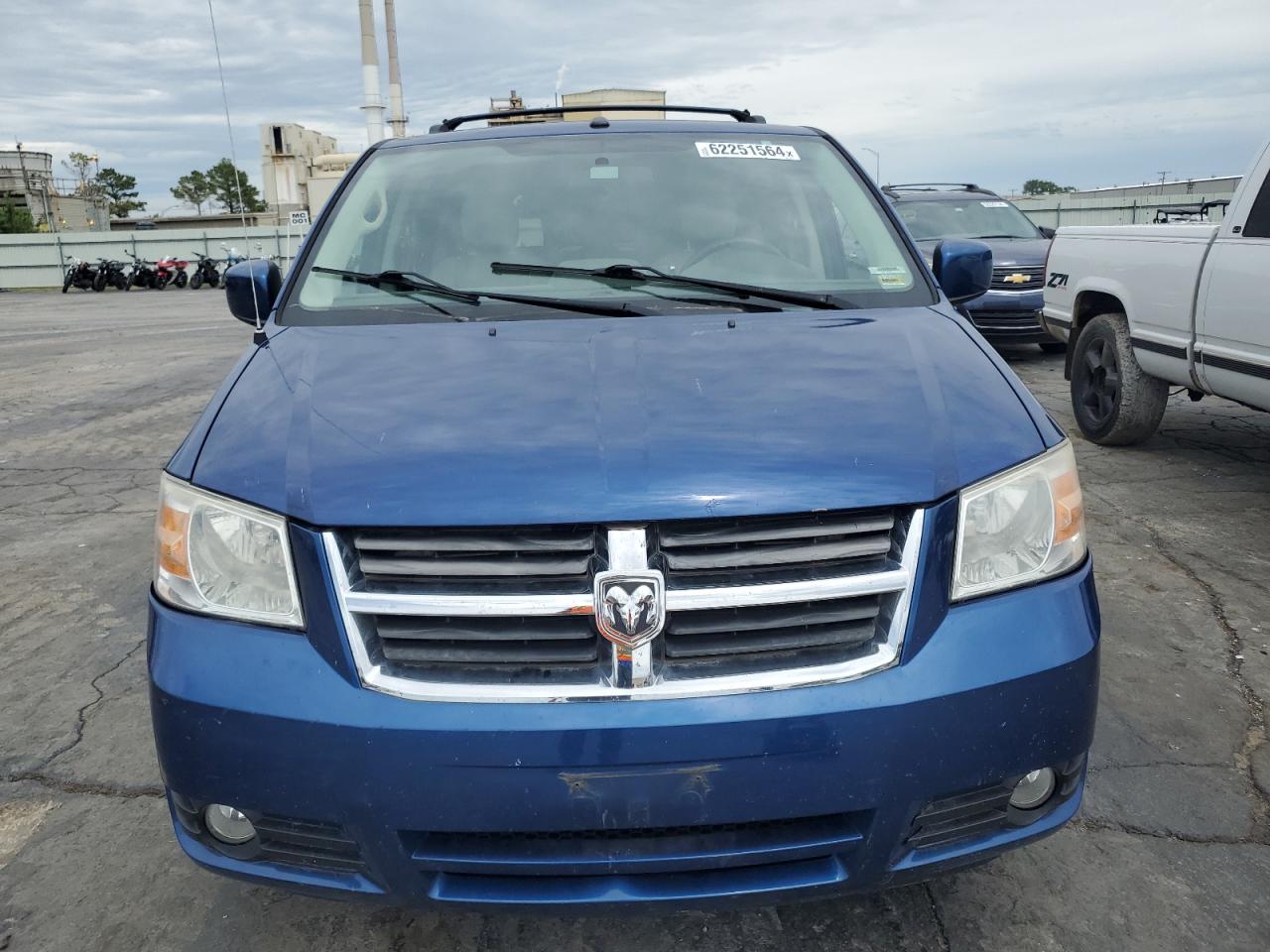 2D4RN5DX2AR129526 2010 Dodge Grand Caravan Sxt