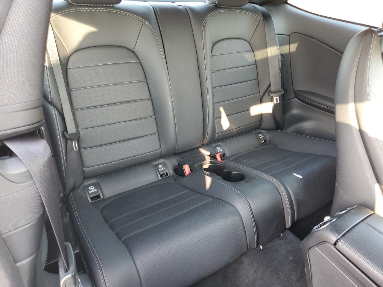 WDDWJ4JB7JF730068 2018 Mercedes-Benz C 300