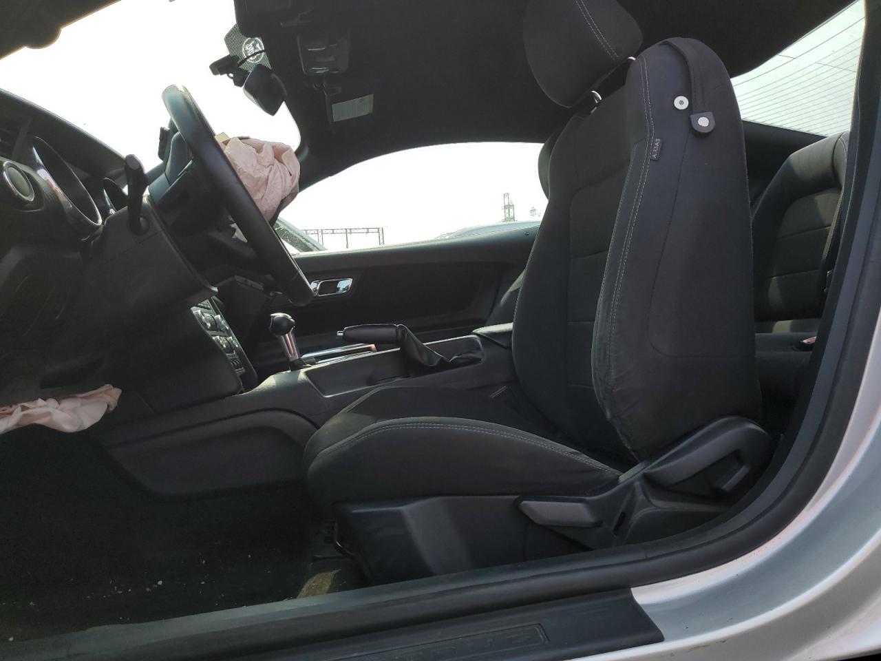 1FA6P8AM3F5319111 2015 Ford Mustang