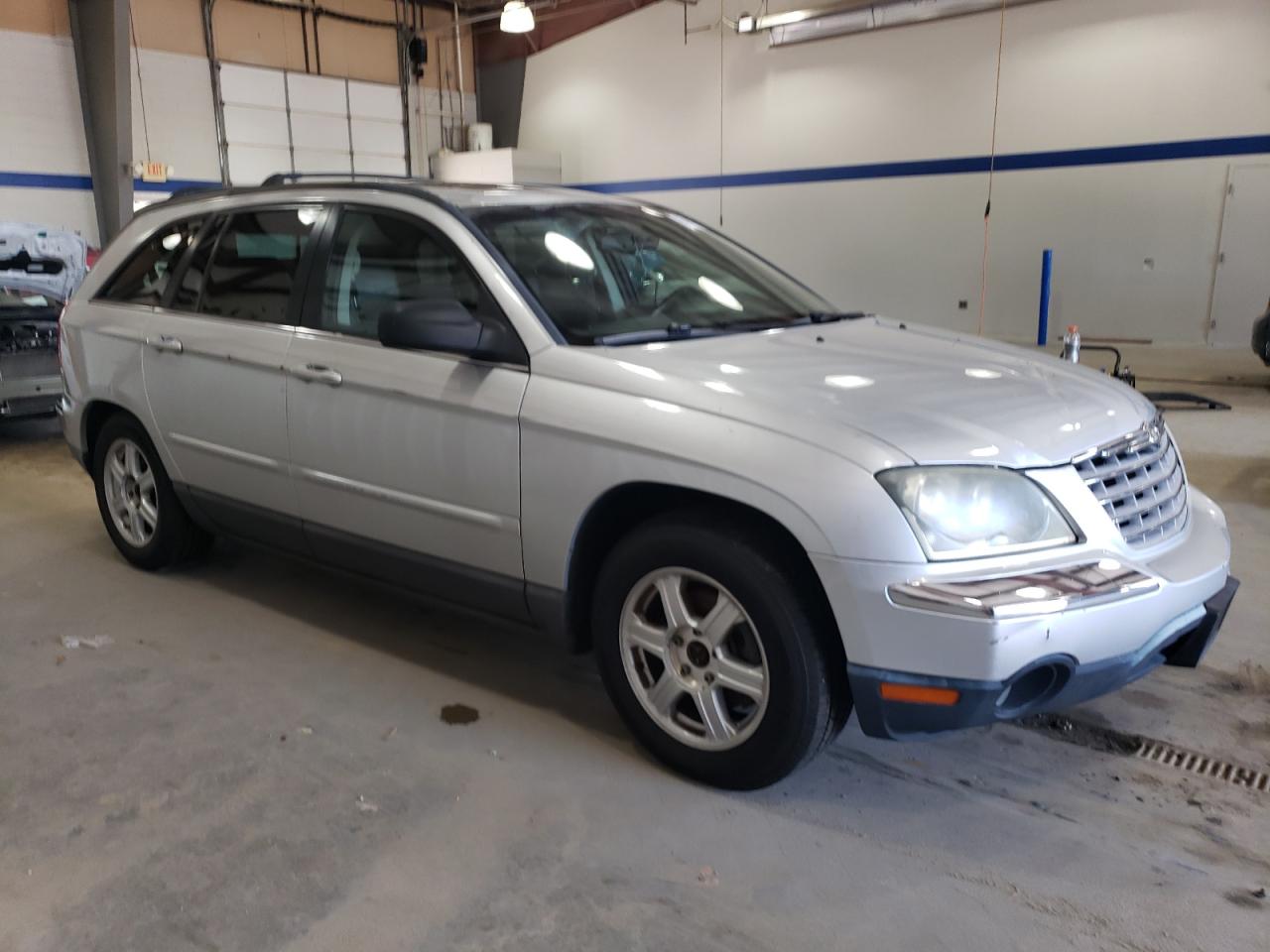 2C8GF68434R520338 2004 Chrysler Pacifica