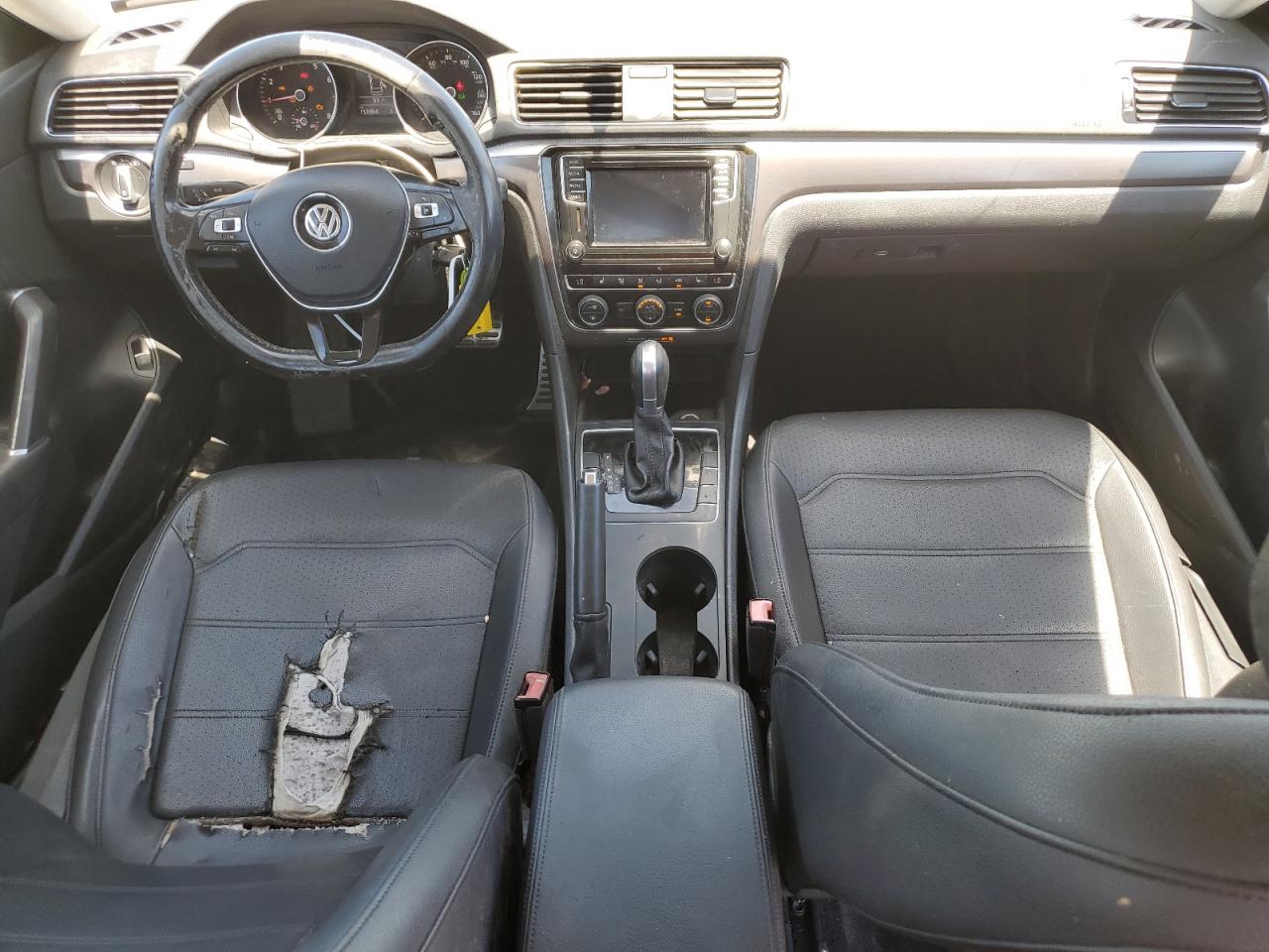 1VWDT7A30HC033968 2017 Volkswagen Passat R-Line