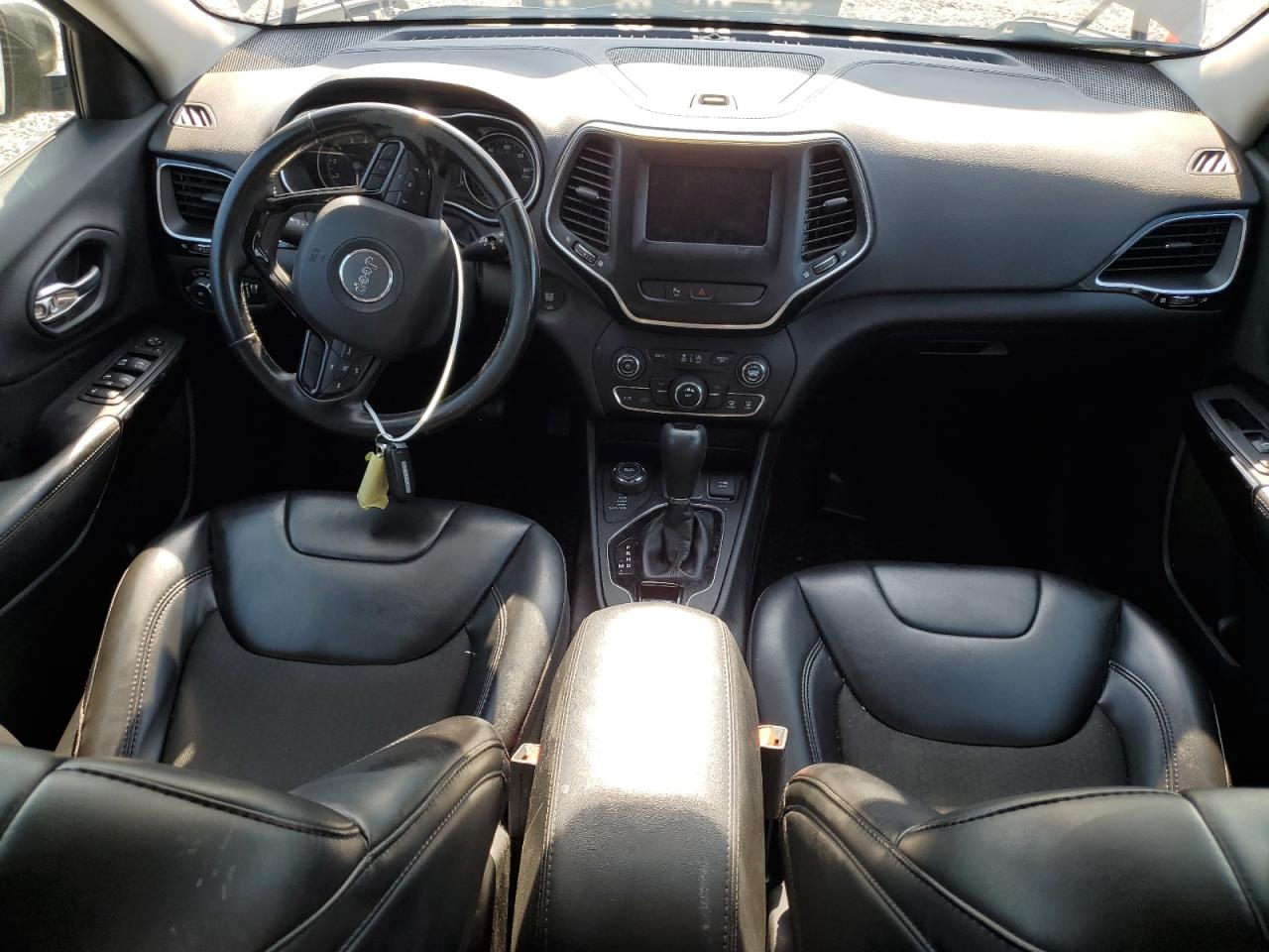 1C4PJMLX0KD468804 2019 Jeep Cherokee Latitude Plus