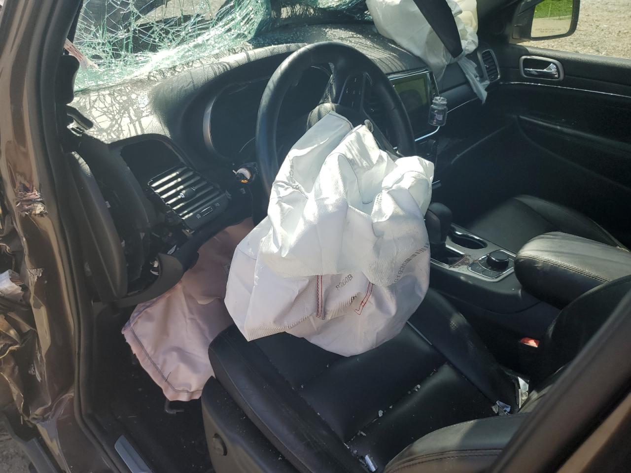 1C4RJFBG5KC592126 2019 Jeep Grand Cherokee Limited