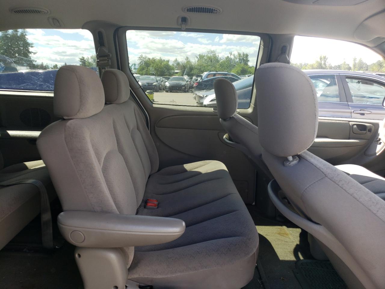 2C8GP44343R144357 2003 Chrysler Town & Country Lx