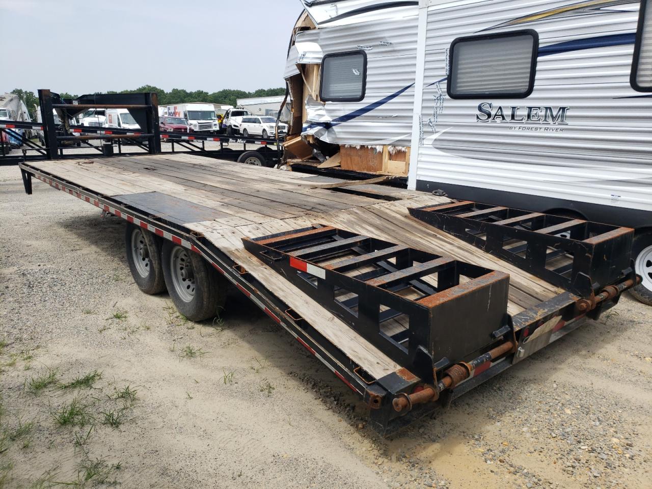 Lot #2717914588 2022 QDTM TRAILER