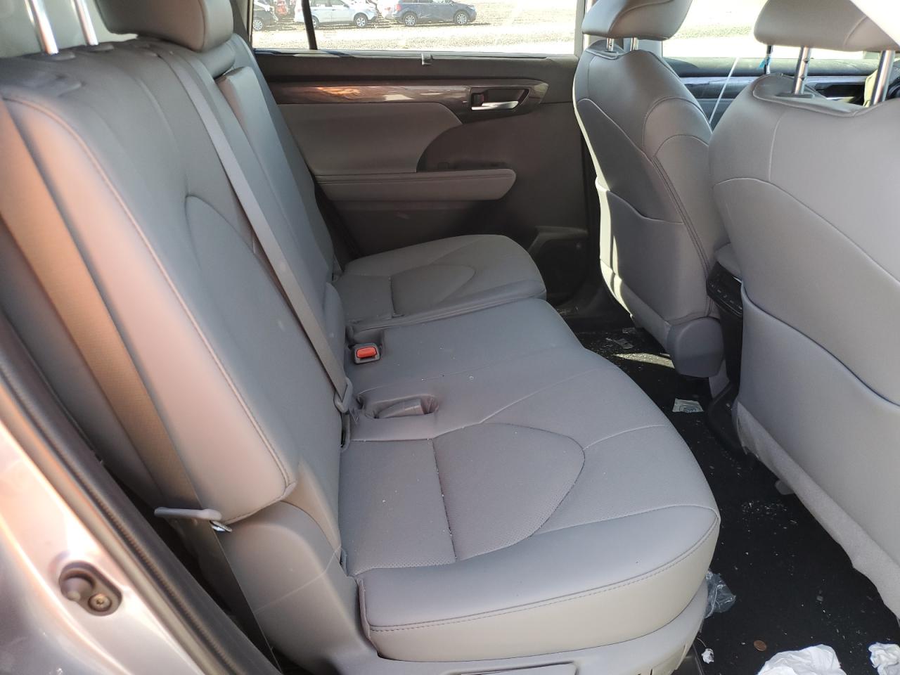 5TDDZRBH6NS212209 2022 Toyota Highlander Limited