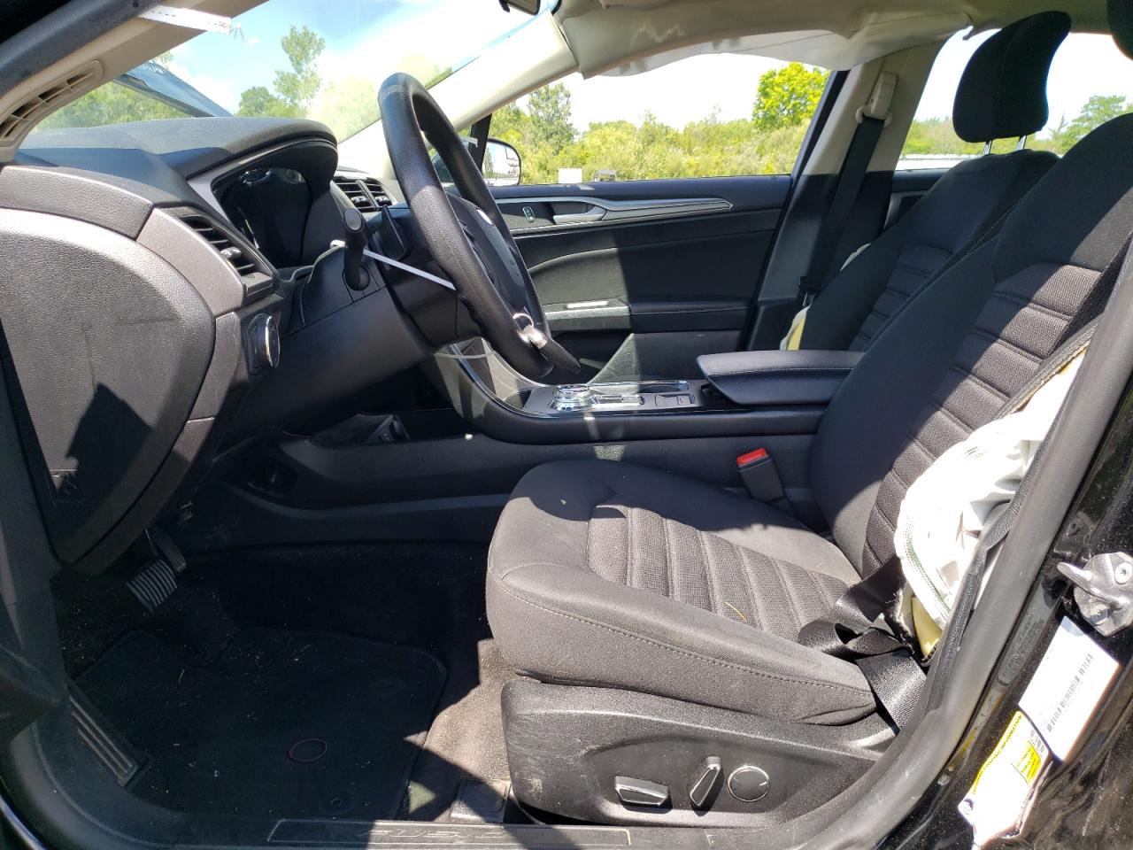 3FA6P0HD2JR230384 2018 Ford Fusion Se