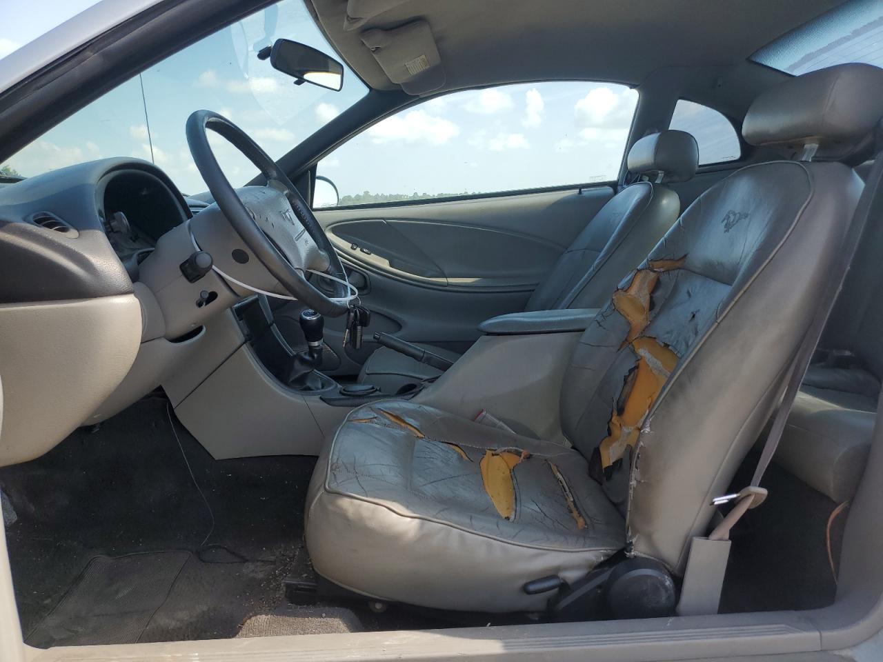 1FAFP4049XF122269 1999 Ford Mustang