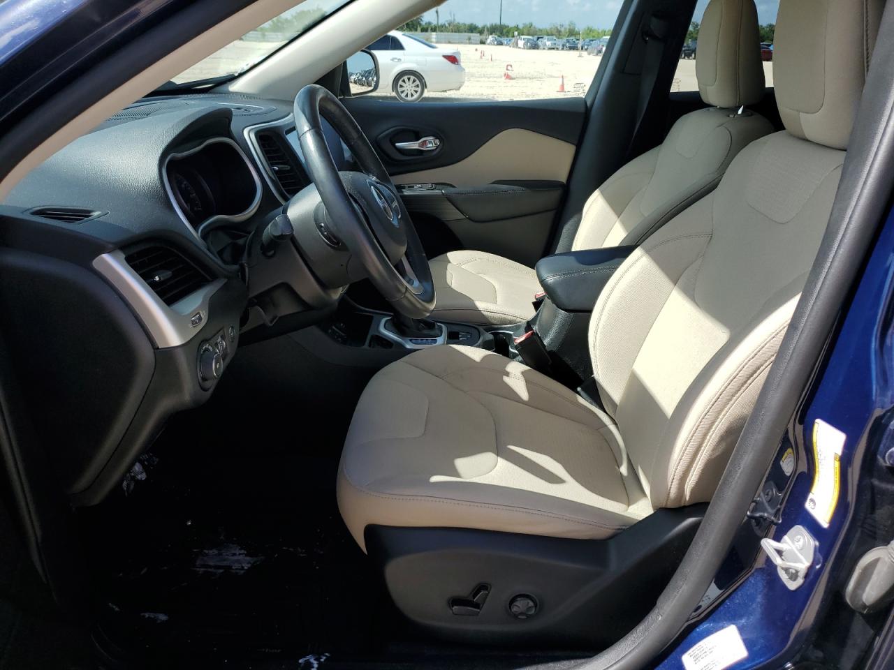 1C4PJLCS0FW584772 2015 Jeep Cherokee Latitude