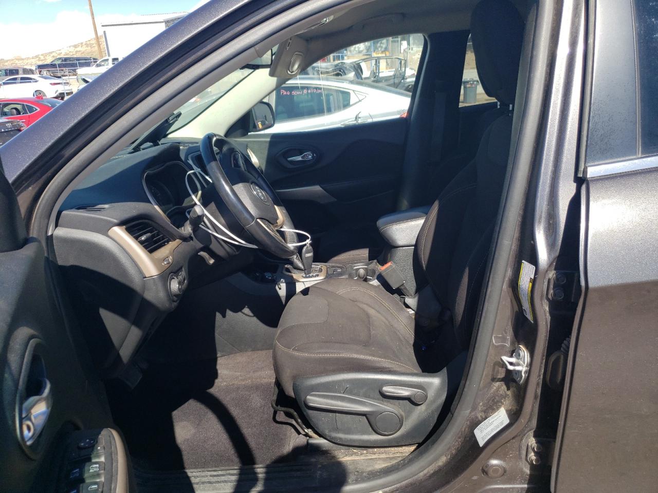 1C4PJMCB4HW637546 2017 Jeep Cherokee Latitude