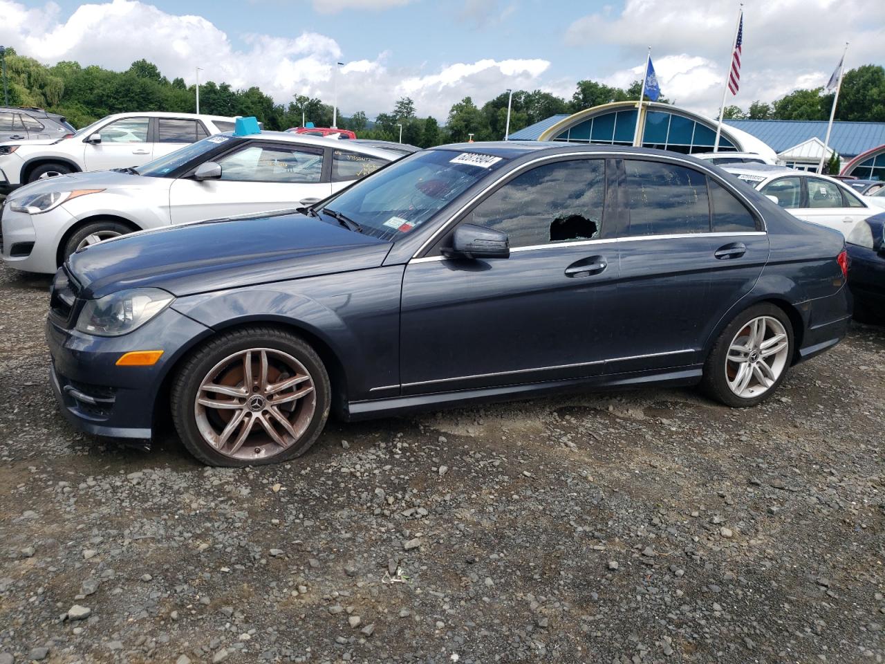 2014 Mercedes-Benz C 250 vin: WDDGF4HBXEG207817