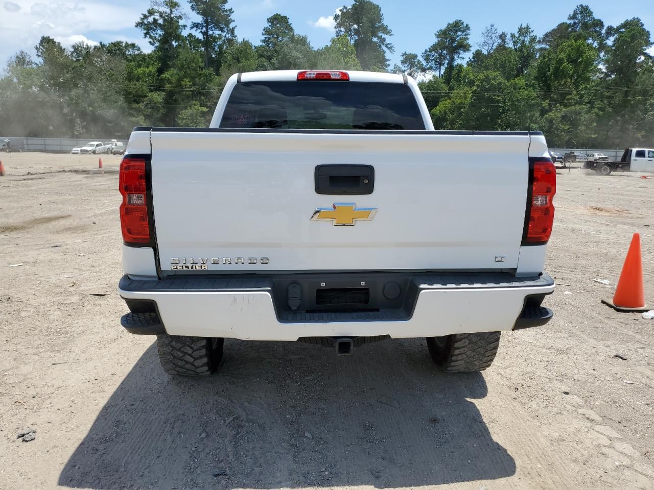 3GCUKRECXJG146518 2018 Chevrolet Silverado K1500 Lt