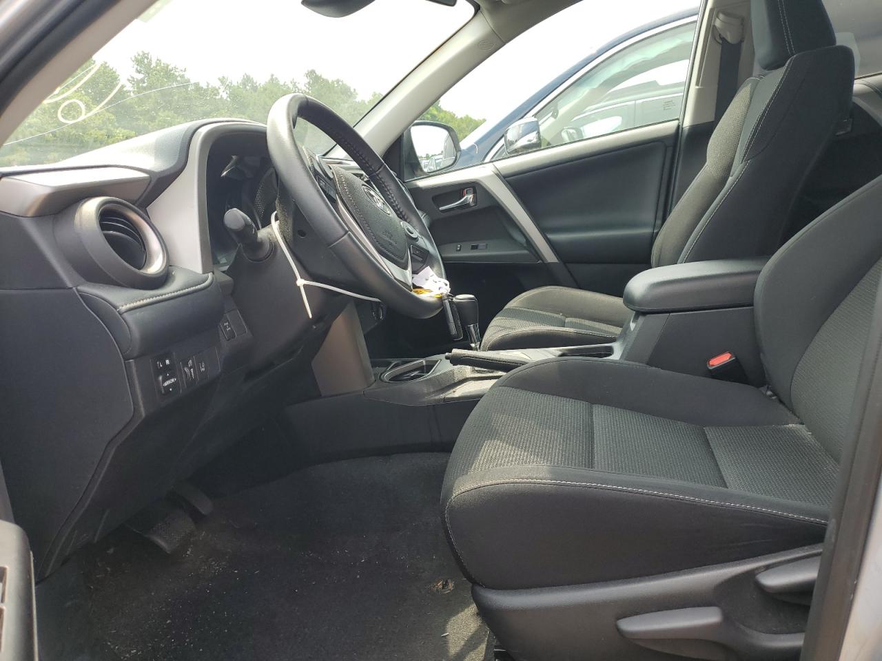 2T3RFREV6HW665670 2017 Toyota Rav4 Xle