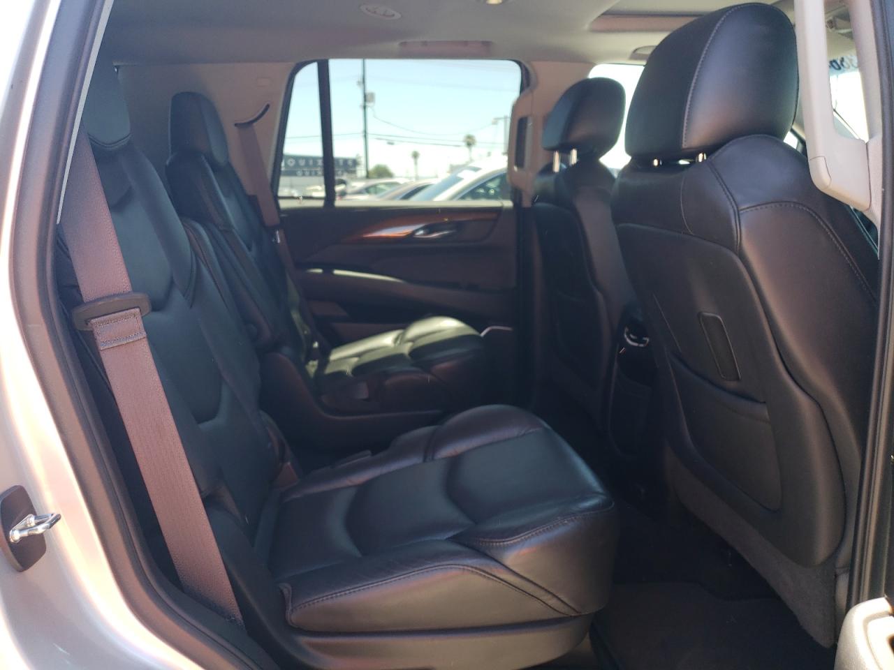 1GYS4BKJ8HR382133 2017 Cadillac Escalade Luxury