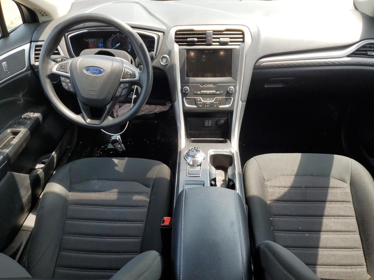 3FA6P0HD1KR281683 2019 Ford Fusion Se