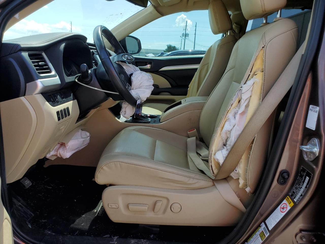 5TDKZRFH7KS351388 2019 Toyota Highlander Se