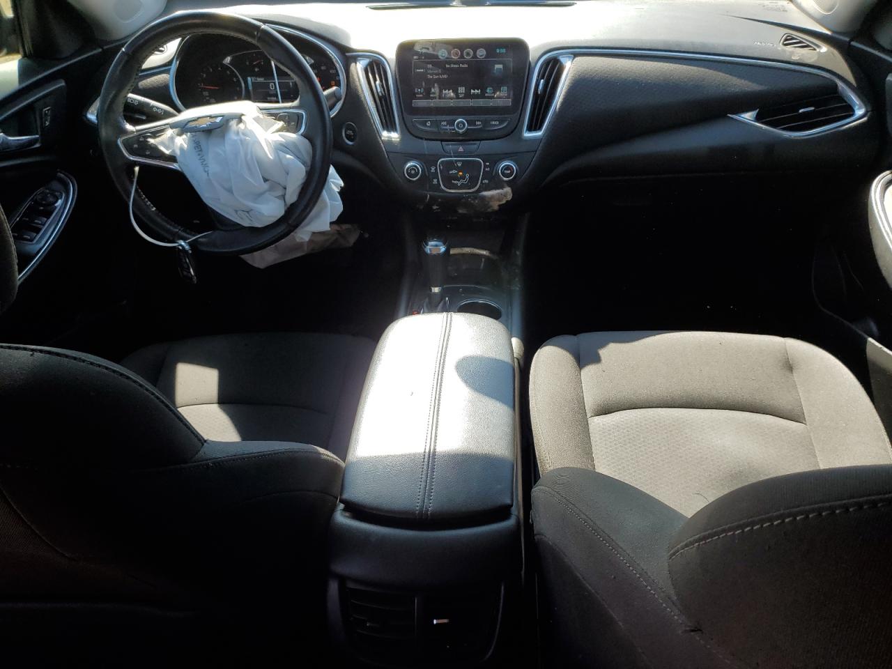 1G1ZD5STXJF275737 2018 Chevrolet Malibu Lt