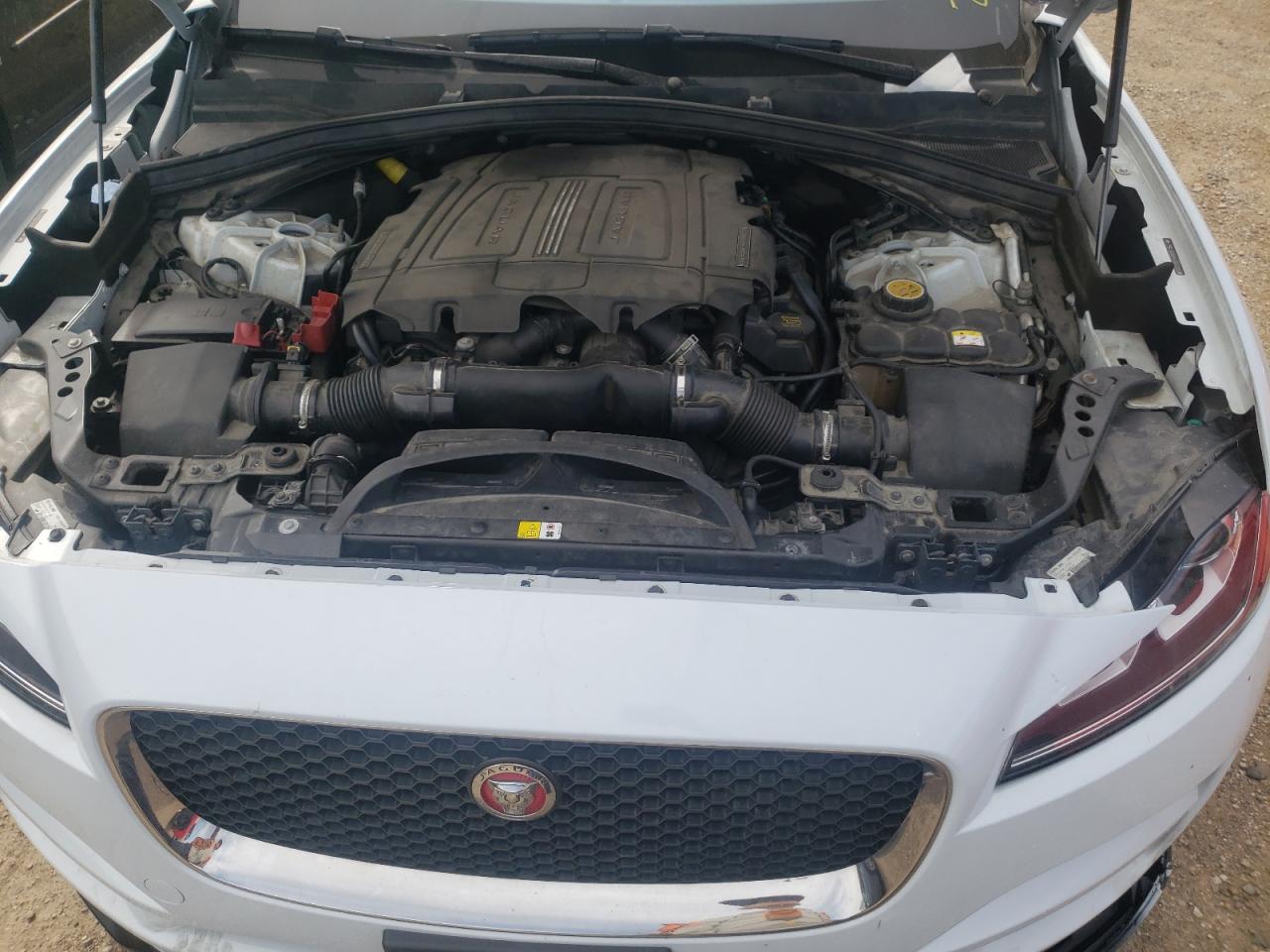 SADCJ2BV1HA499349 2017 Jaguar F-Pace Premium