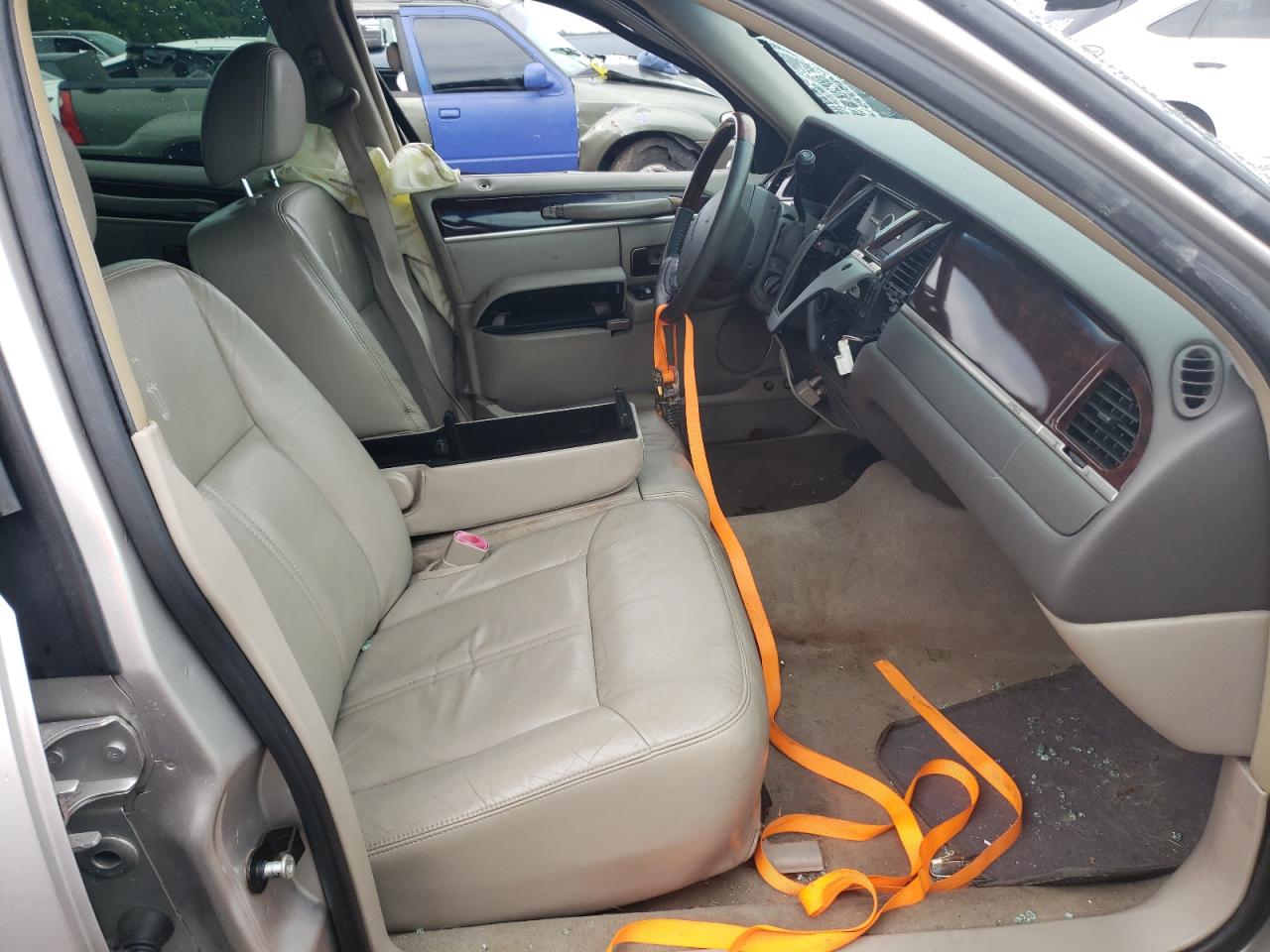 2LNHM82V89X627649 2009 Lincoln Town Car Signature Limited