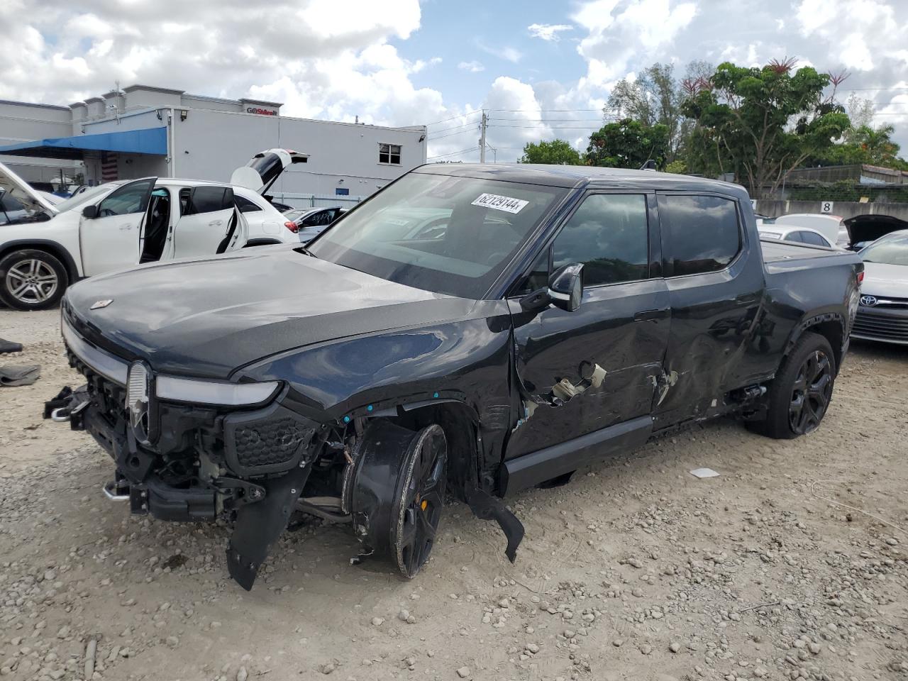 2022 Rivian R1T Adventure vin: 7FCTGAAA0NN015639