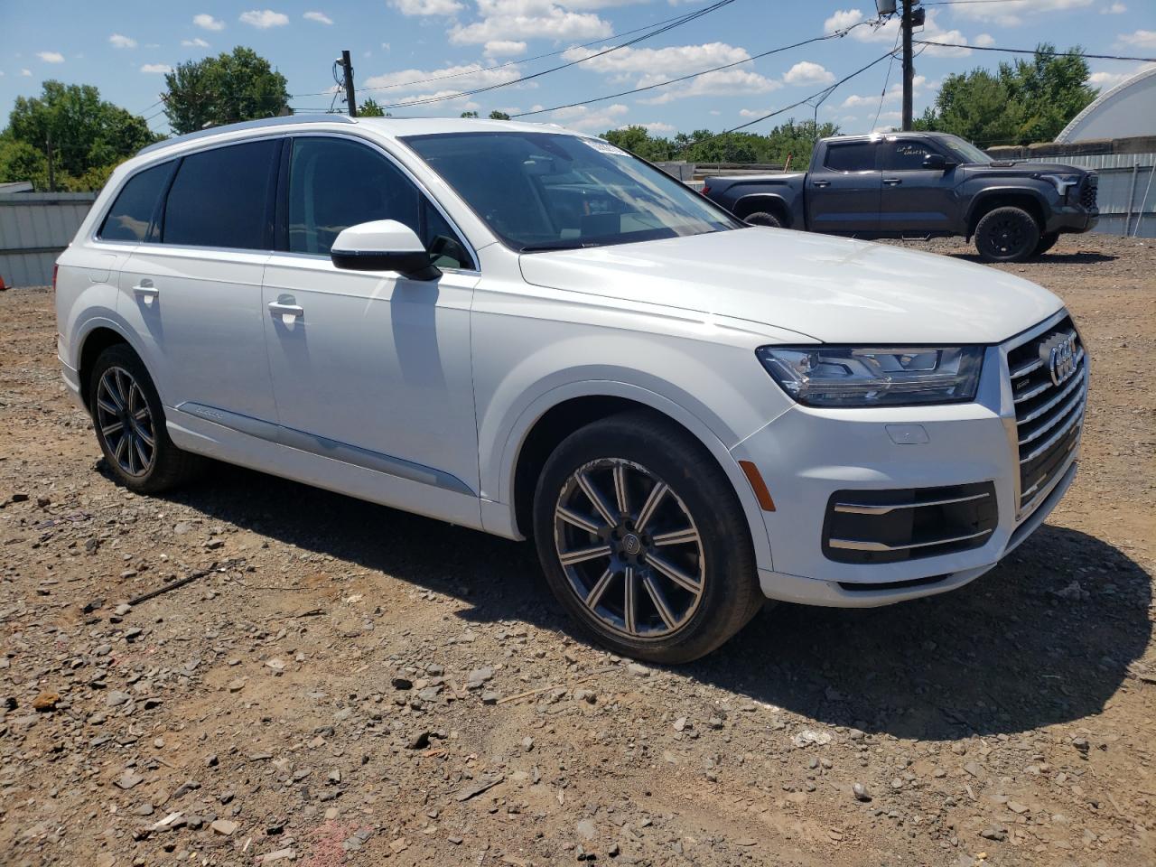 2017 Audi Q7 Premium Plus vin: WA1LAAF75HD003818