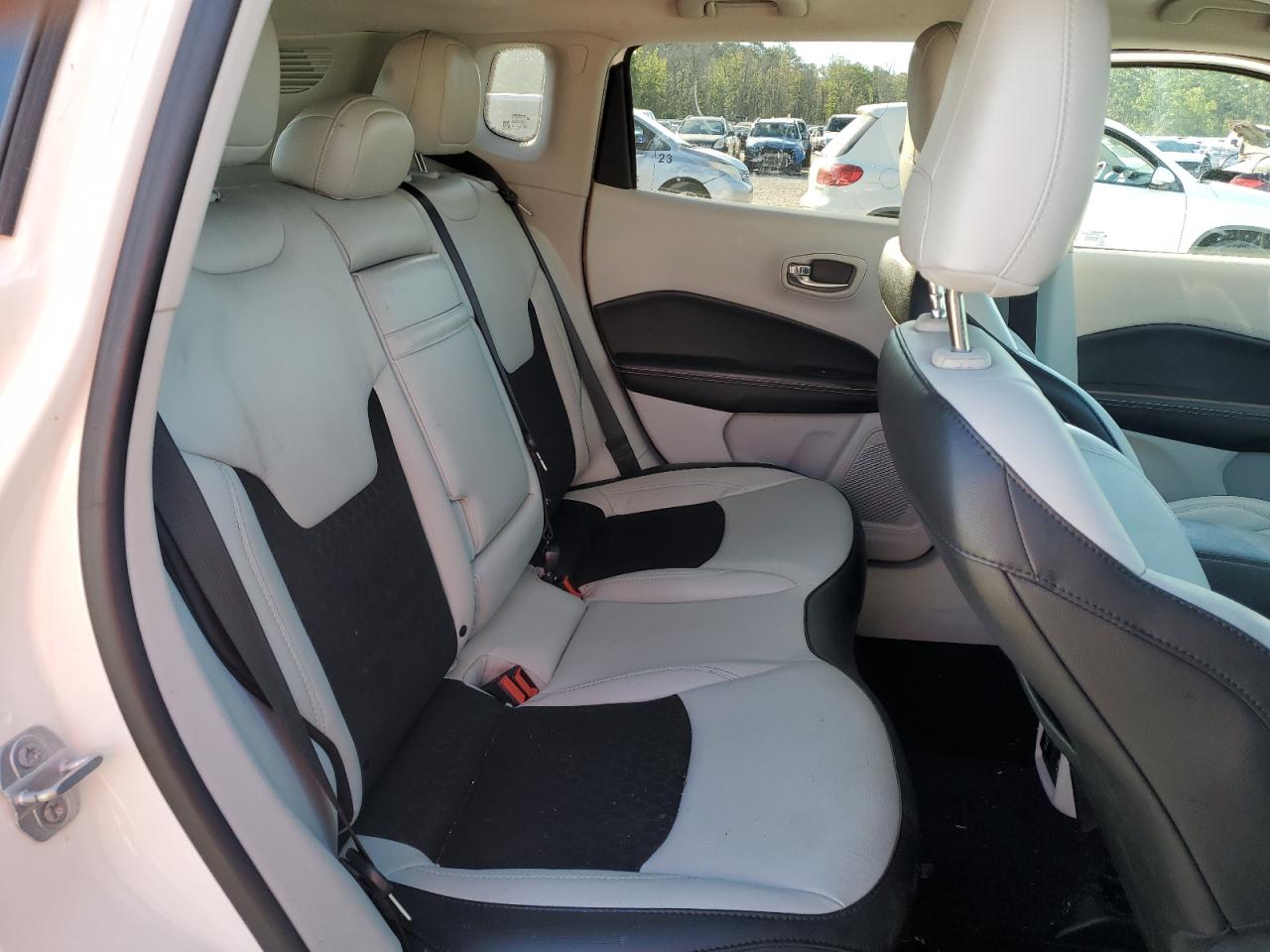 3C4NJCBB1KT658922 2019 Jeep Compass Latitude