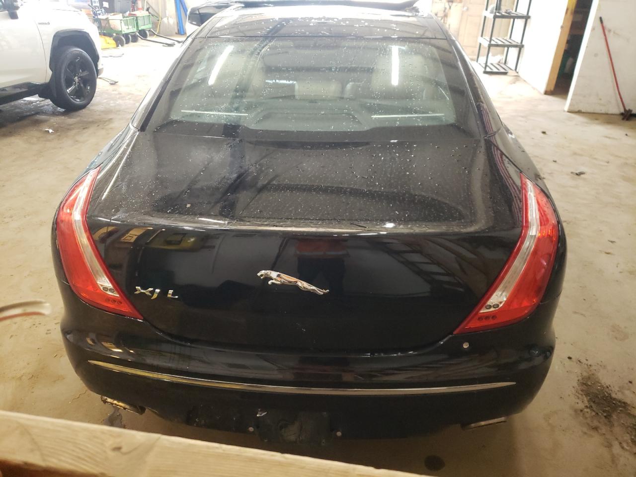 SAJWA2GB4CLV32916 2012 Jaguar Xjl