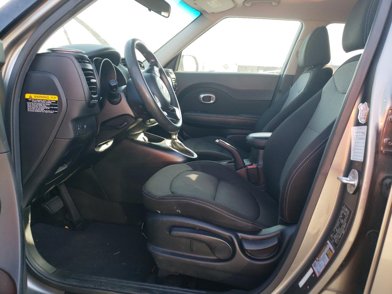 KNDJP3A51J7585837 2018 Kia Soul +