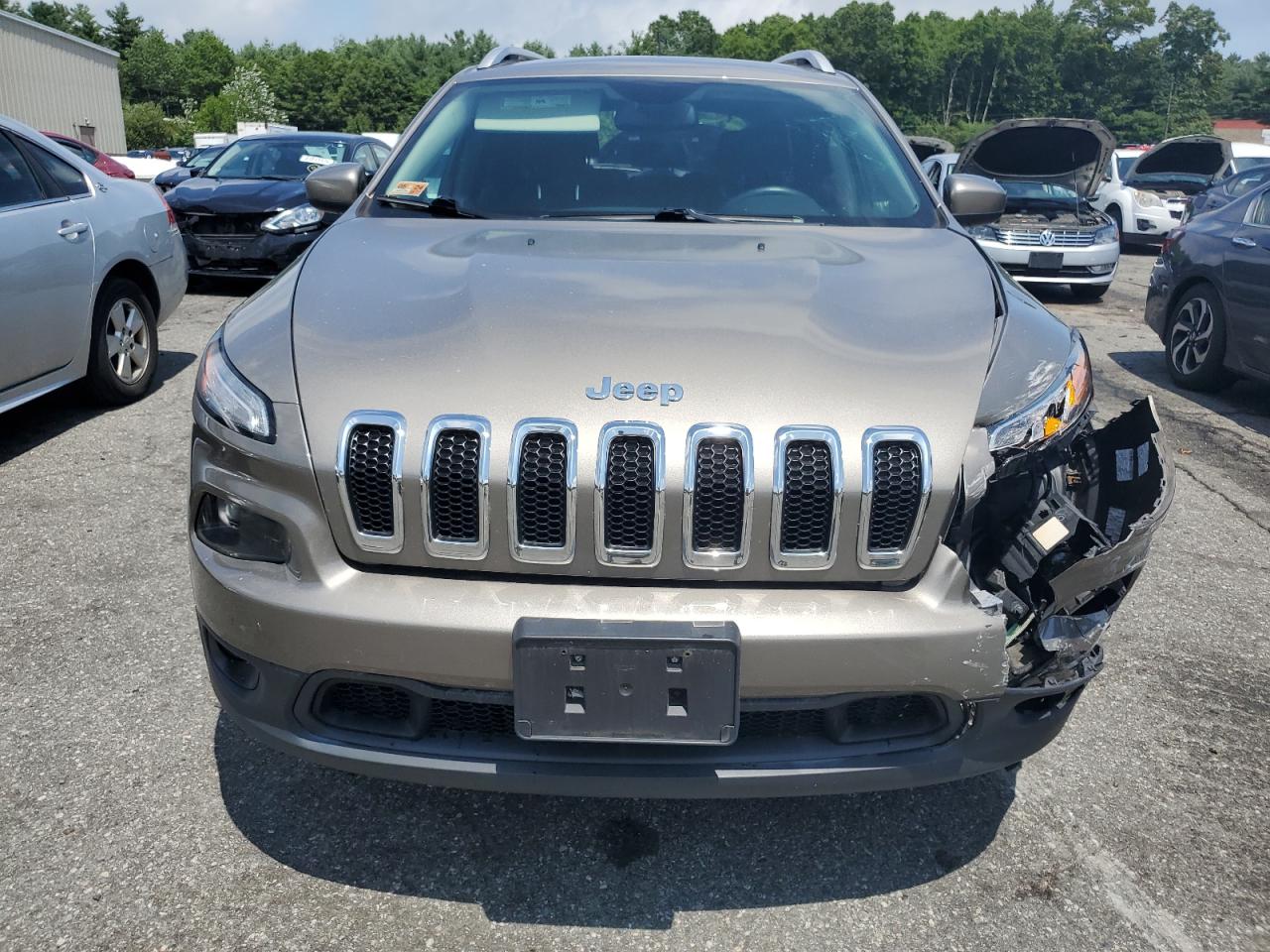 2017 Jeep Cherokee Latitude vin: 1C4PJMCB6HW565636