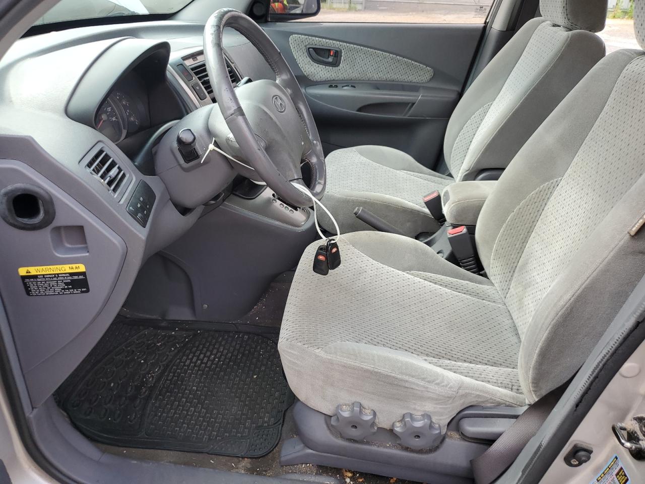 KM8JN72D35U073552 2005 Hyundai Tucson Gls