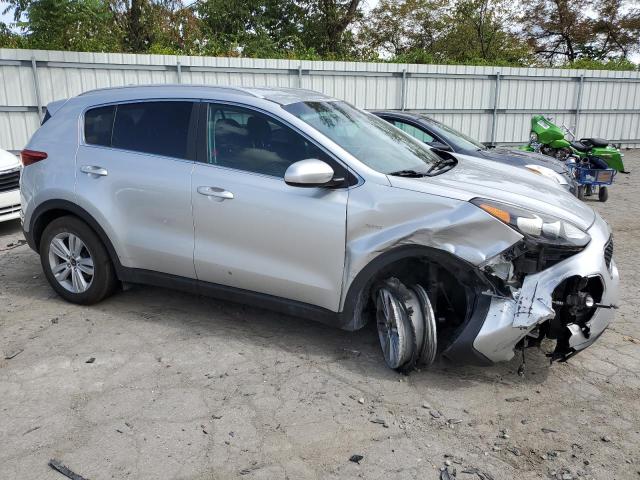 VIN KNDPMCAC5J7372942 2018 KIA Sportage, LX no.4