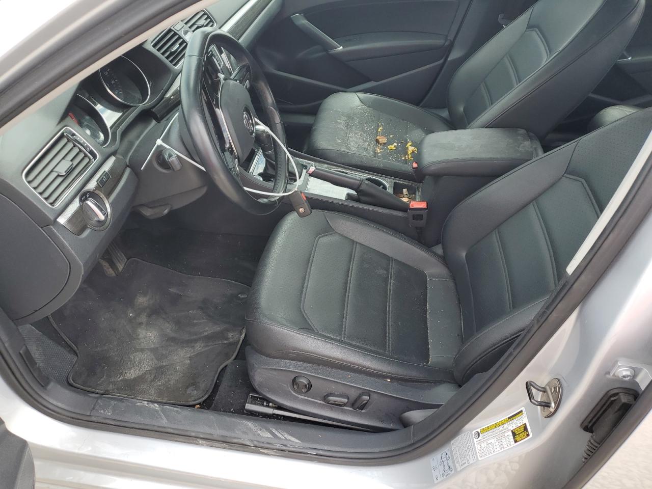 1VWBT7A37HC019699 2017 Volkswagen Passat Se